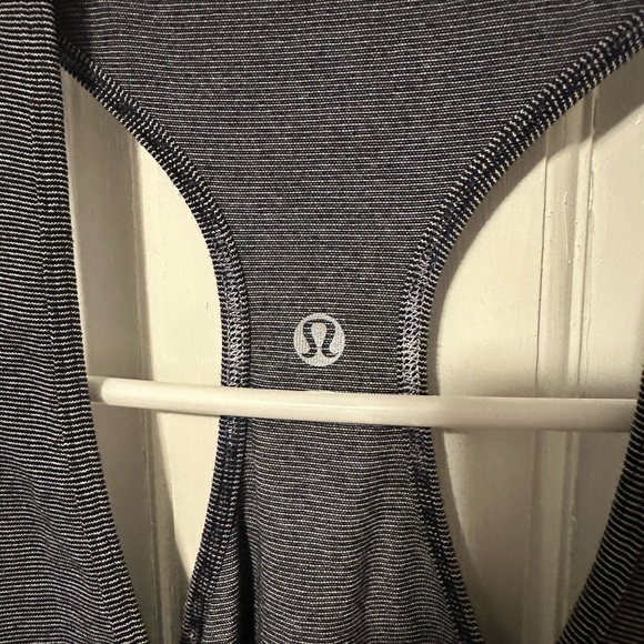 Athletic tank top - Picture 2 of 3